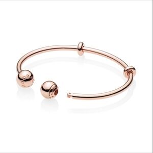 ʕ·ᴥ·ʔ Authentic Pandora Rose Open Bangle Charm Bracelet 586477